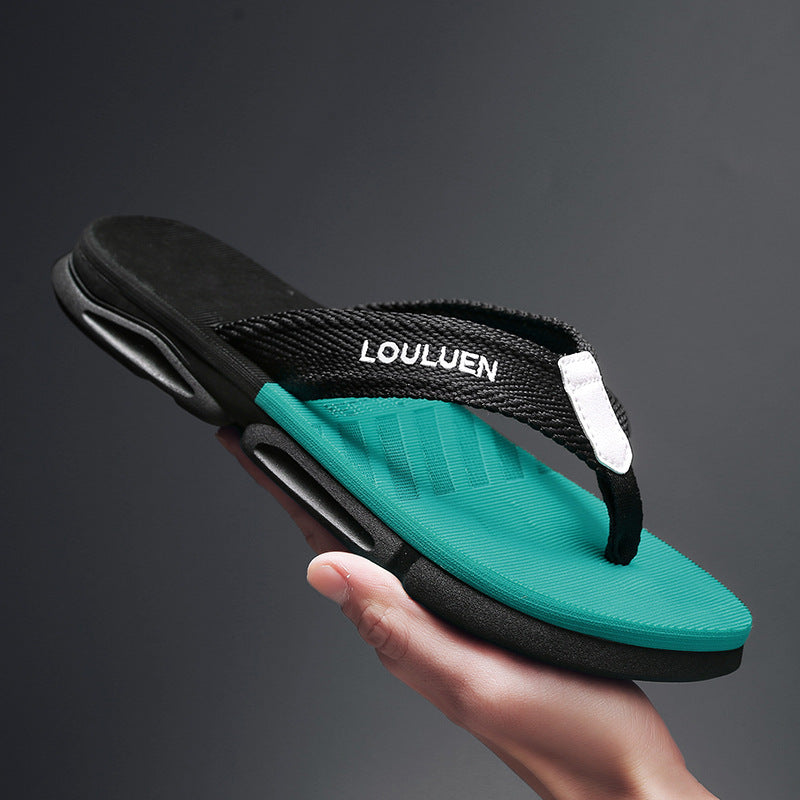 Wear-resistant non-slip flip flops for the beach and outdoor activities.