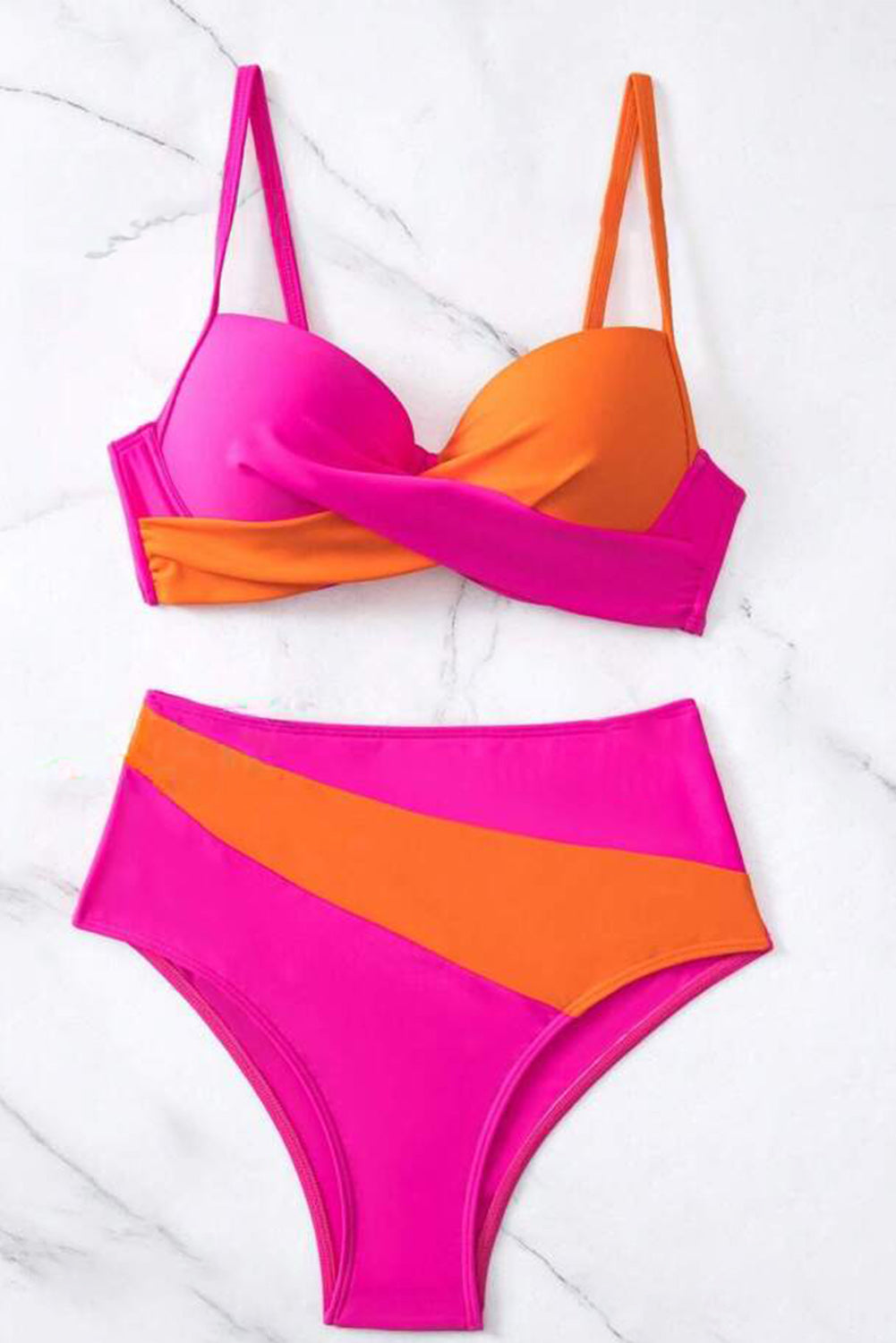 Close-Up of Contrast Sweetheart Neckline – Flattering Bikini Design