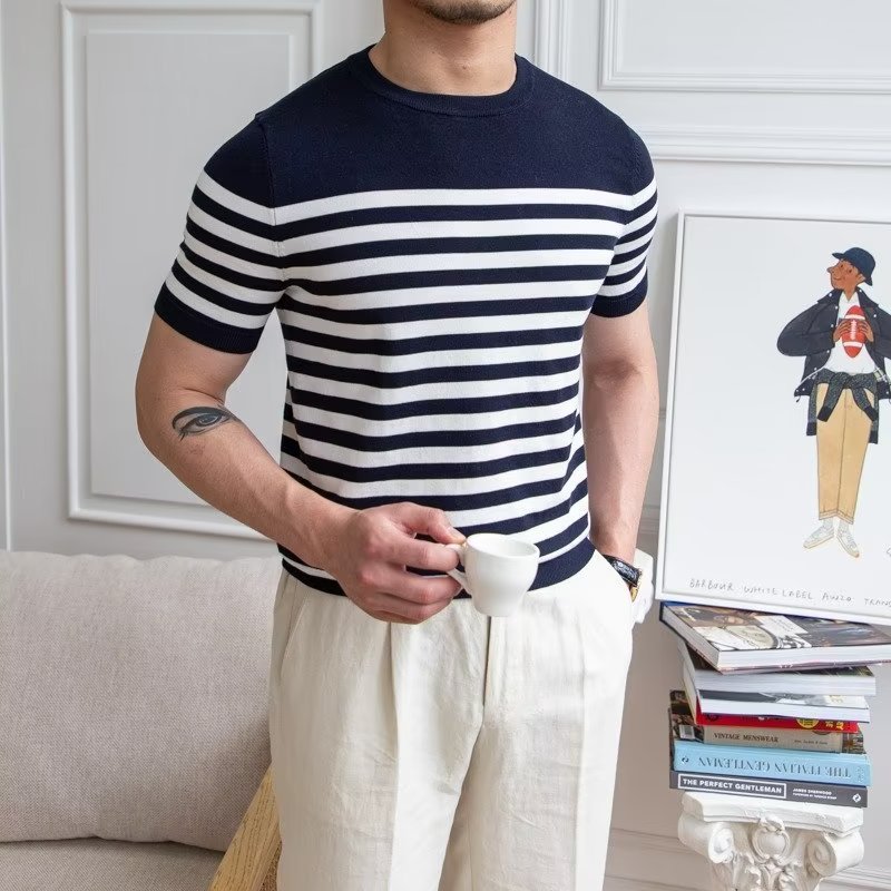 Trendy striped T-shirt for men – casual and easy to pair