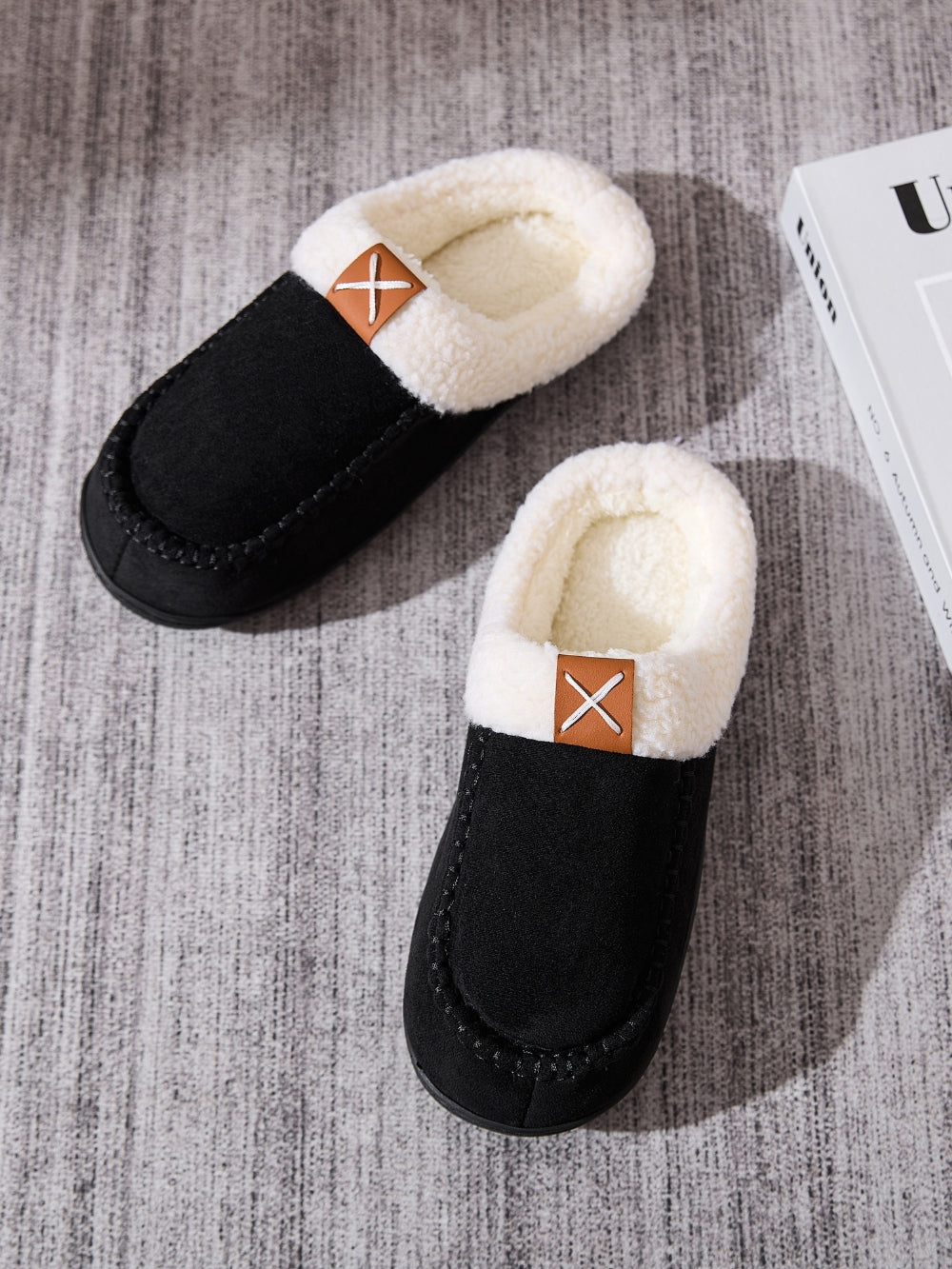 Top view of Contrast Round Toe Flat Slippers with a stylish and comfortable design