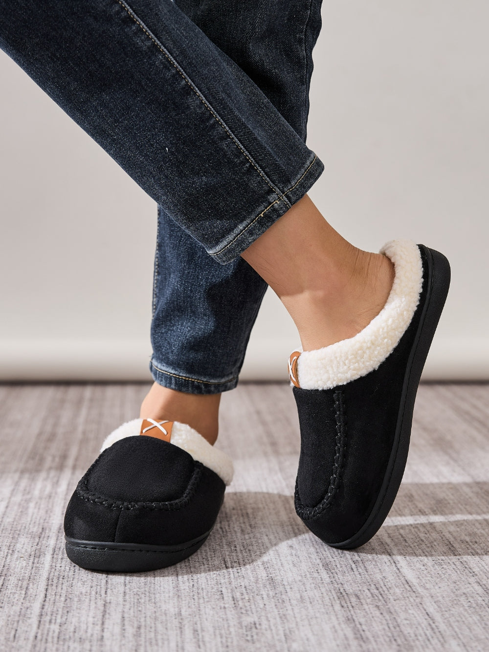 Contrast Round Toe Flat Slippers in action, worn casually outdoors