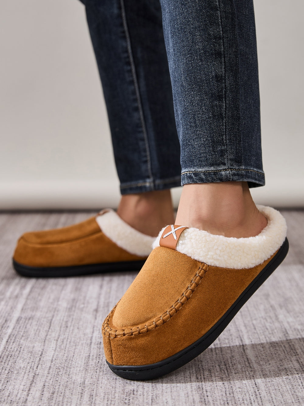 Contrast Round Toe Flat Slippers worn on foot for a stylish casual look