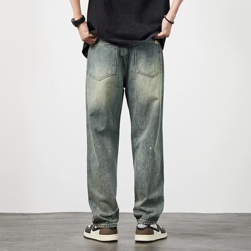 Stylish Men’s Jeans with Distressed Details – Perfect for Casual Outfits