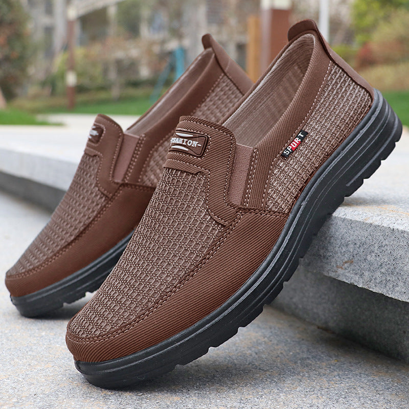 Men's one-pedal breathable cloth shoes with a stylish design.