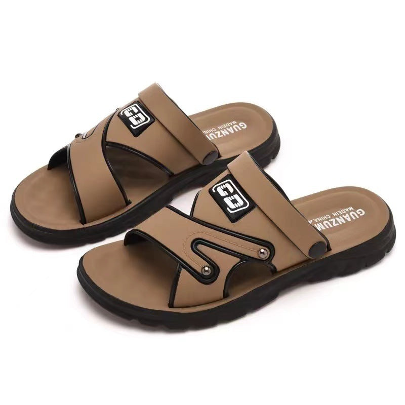 Men’s summer non-slip sandals for the beach and outdoor activities.