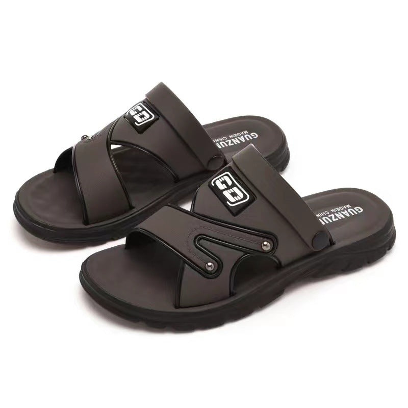 Non-slip beach sandals for men, perfect for wet and sandy surfaces.