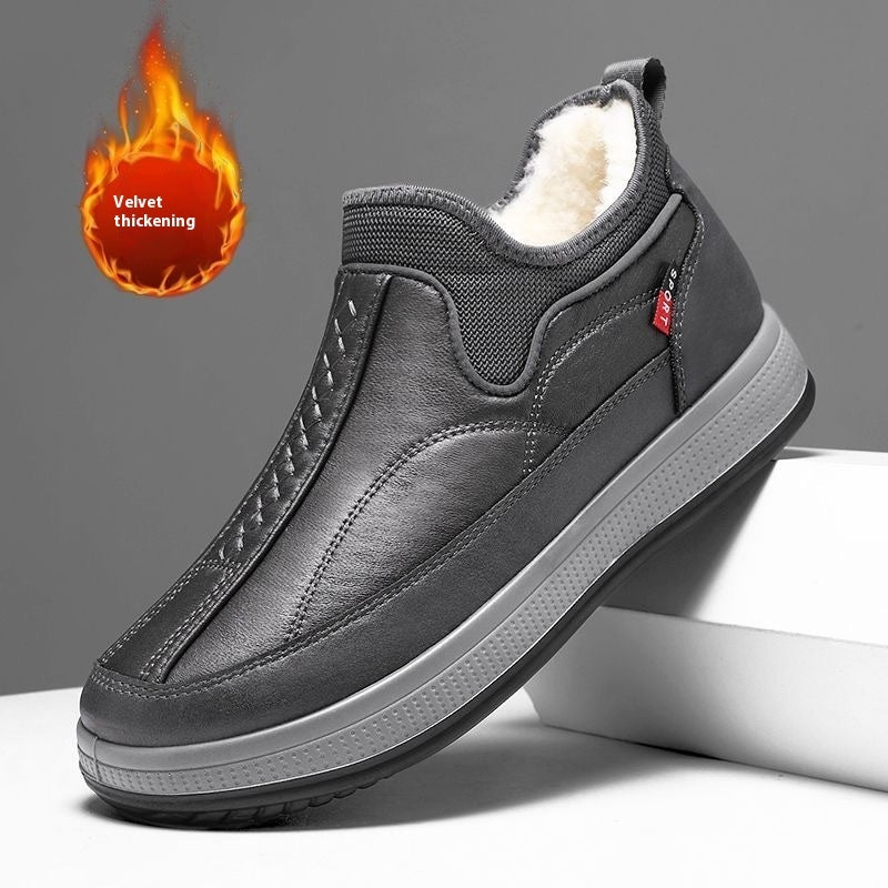 Non-slip platform soles of the Winter Fleece Snow Boots, providing stability on icy ground.