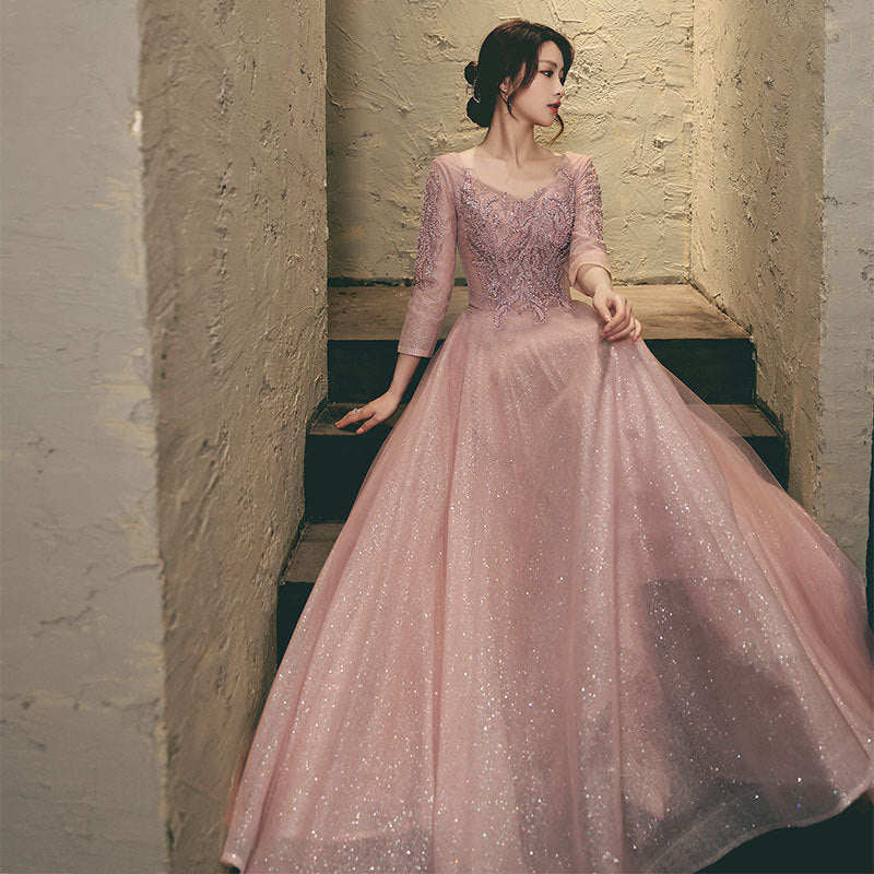 Sophisticated Evening Dress for Galas and Weddings