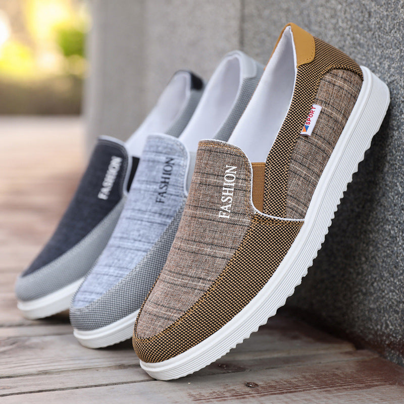 Stylish men's board shoes for casual wear, crafted from breathable canvas.