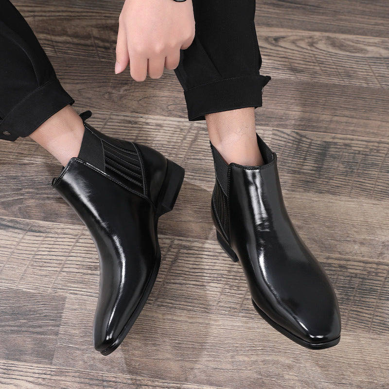 Stylish men's pointed toe casual Martin boots with a modern finish.