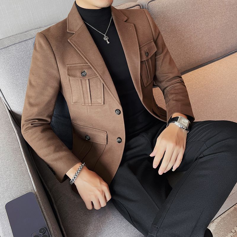 Elegant men’s single-breasted wool jacket with a sleek, modern fit