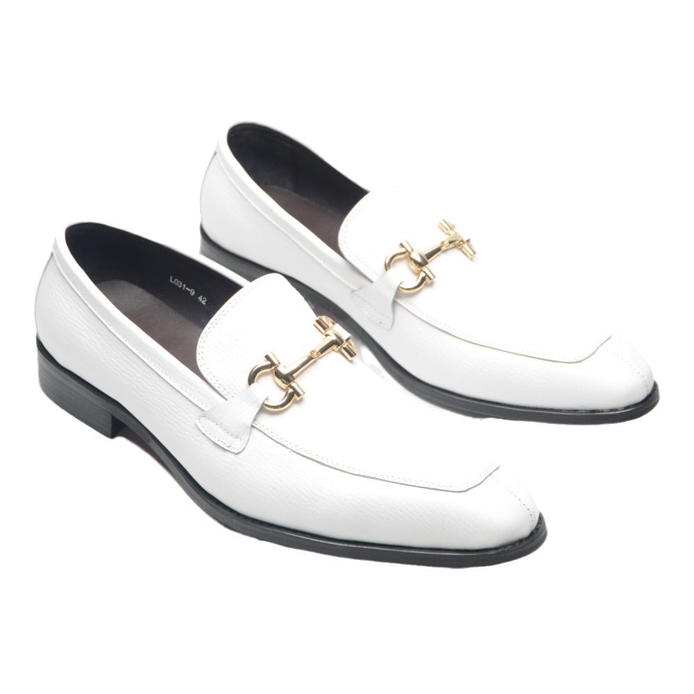 Timeless men's white fashion sneakers, combining comfort and elegance.